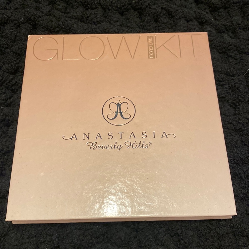 Anastasia beverly hills glow kit. used a few times but still practically unused